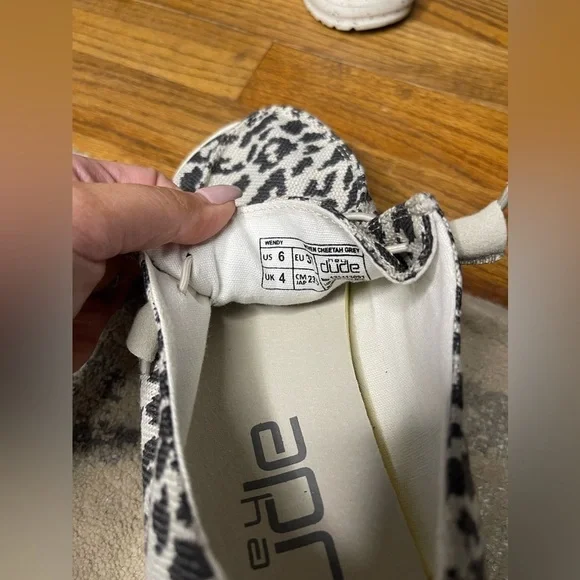 LIKE NEW - Hey Dude Womens Wendy Cheetah Grey Slip-On Loafers Size US 6 - Picture 5 of 5